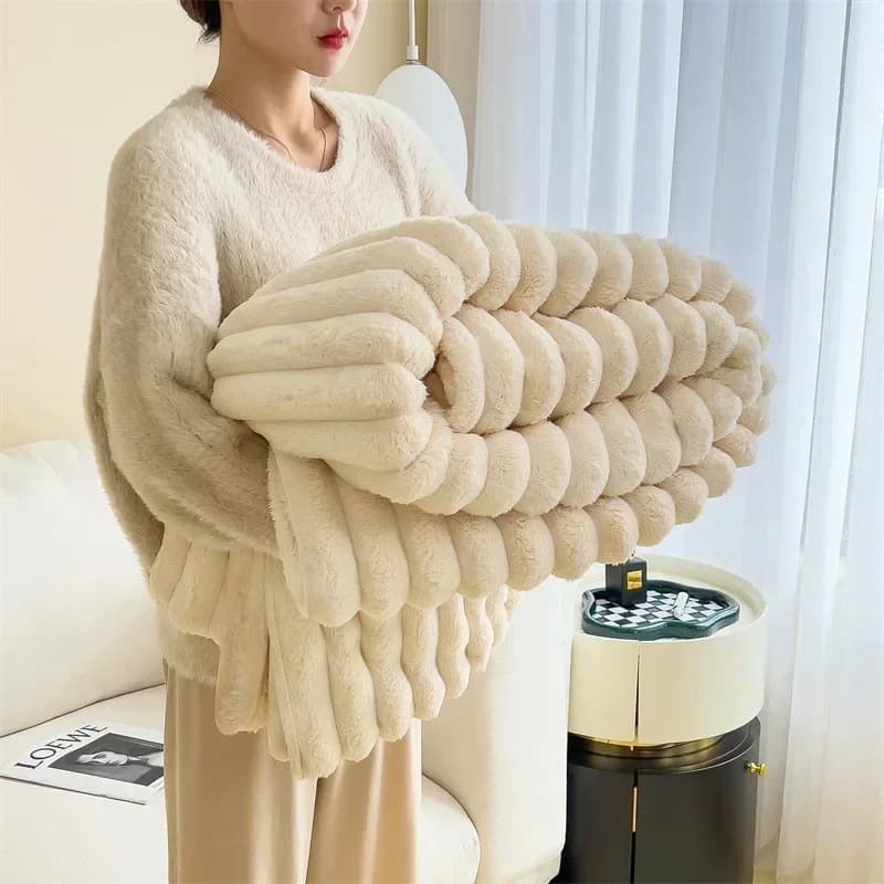 New autumn warm blankets in artificial rabbit plush for beds Shooting blanket for sofa in soft coral fleece Comfortable thickened sheet