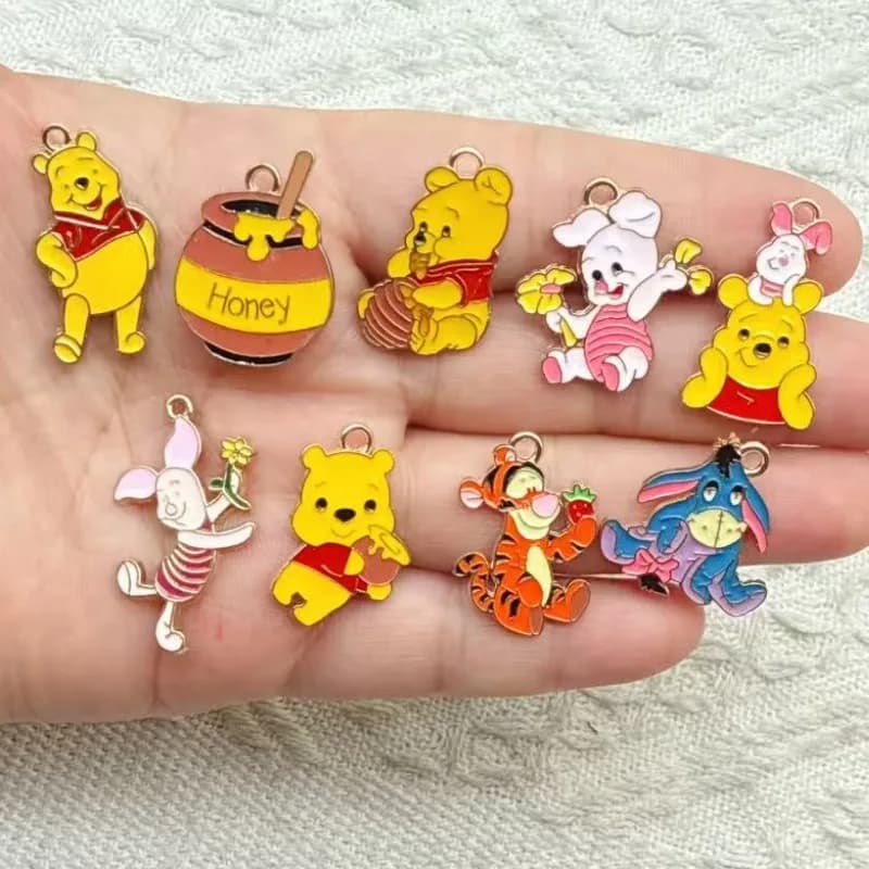 10 Pezzi Ciondoli a Forma di Maialino Pooh dei Cartoni Animati per Creazione Gioielli, Collane, Portachiavi, Ciondoli per Telefono, Accessori Fai da Te in Lega Metallica Dorata