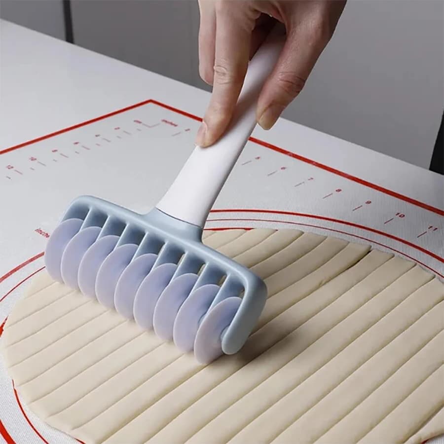 Creativo PP Pizza Cutter Scutters Cucina Multi-funzionale Affilato Fatto a mano Piano cottura per noodle Manico antiscivolo Accessori per utensili da forno