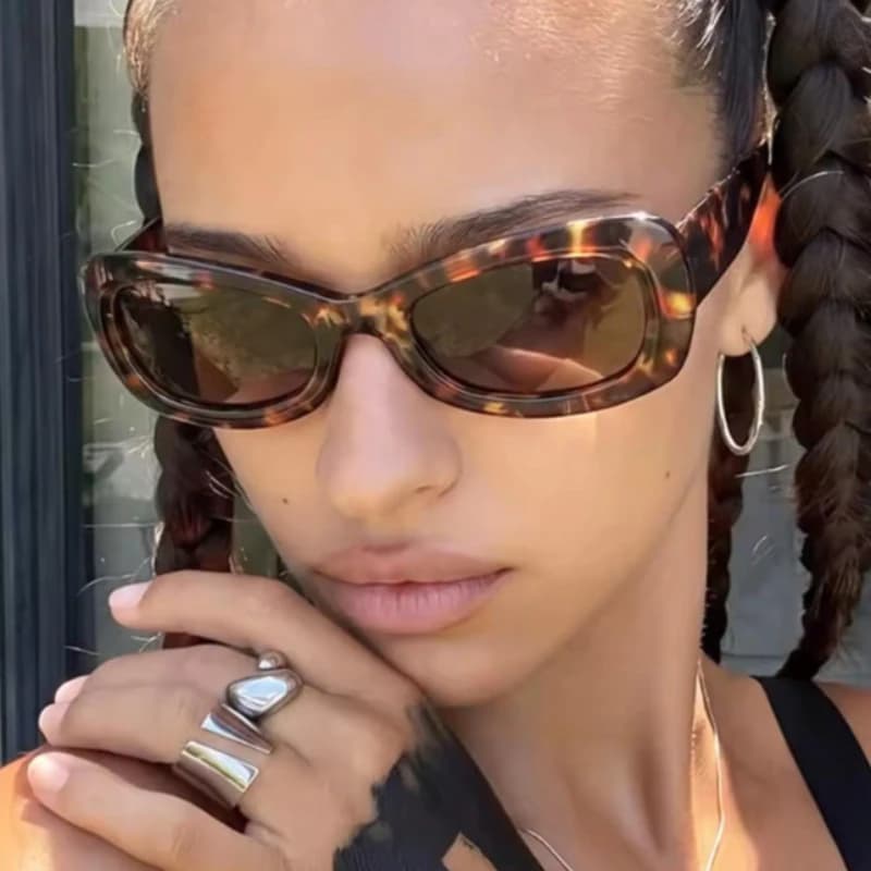 New Butterfly Shaped Small Frame female Sunglasses Retro Fashion Cat-eye Street Photography Shades Outdoor Sunscreen Eyewear