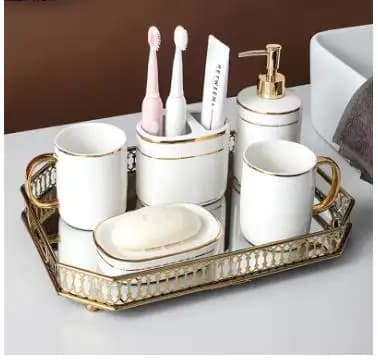 Accessori Decorativi per il Bagno con Strisce Dorate, Portaspazzolino in Ceramica Bianca, Dispenser di Sapone Portatile, Tazza per Igiene Orale, Articoli da Bagno