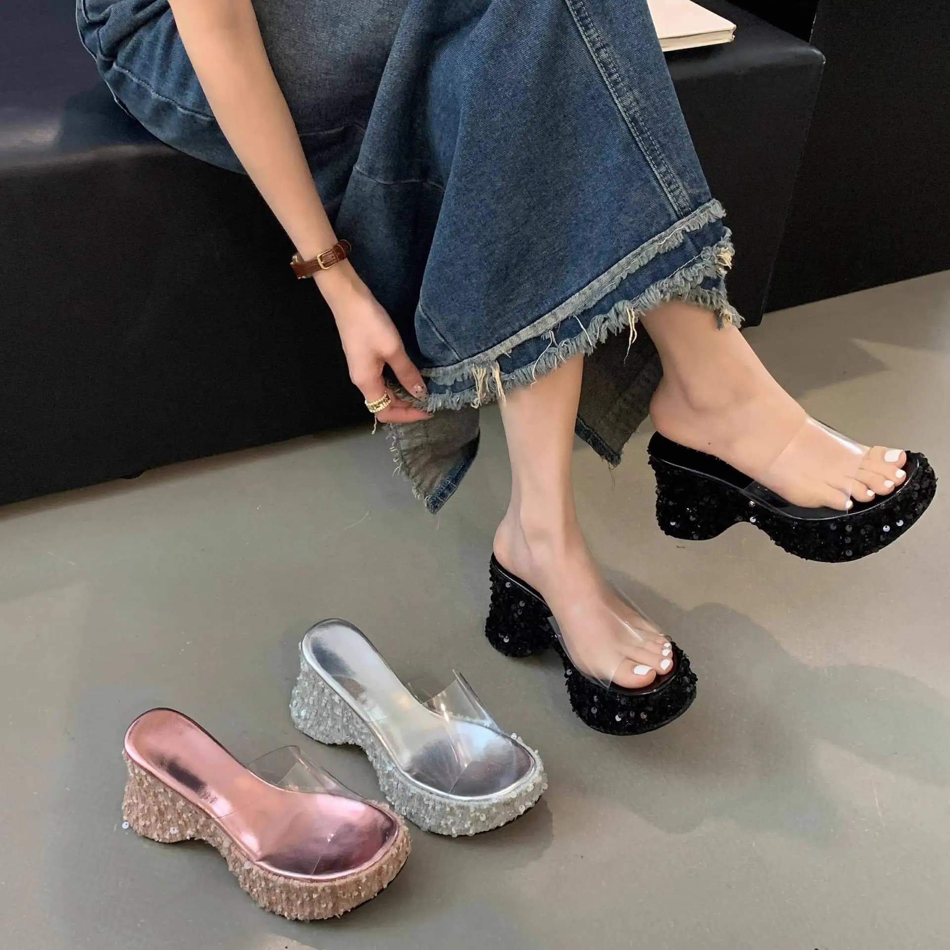 Summer slippers with transparent strap and heel for women, New beach sandals with thick sole, comfortable and fashionable