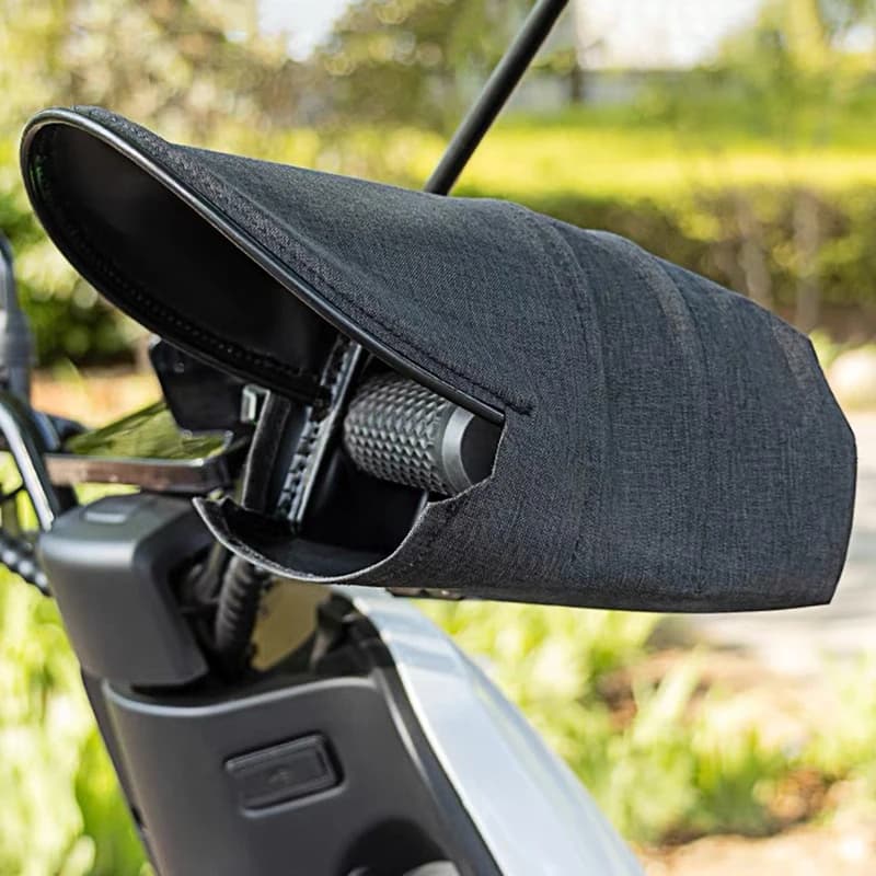 Manopole per moto Guanti estivi traspiranti Copertura per manubrio antiscivolo a prova di pioggia e vento per accessori modificati per scooter e bici