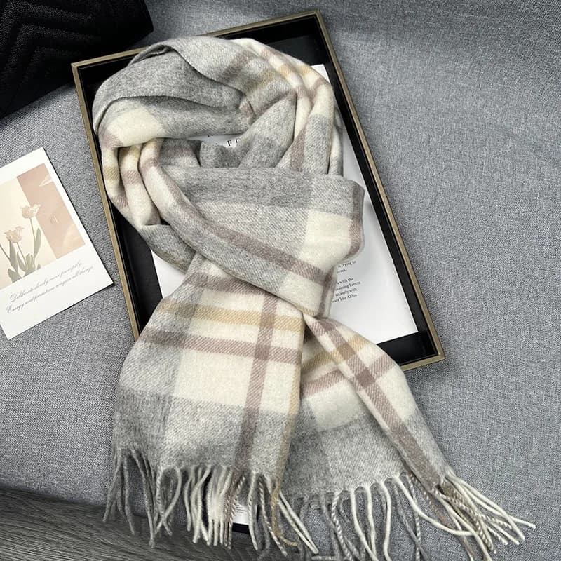 100% High Quality Wool Scarf Autumn Winter Women's Pure Wool Shedges Woman New Style British Hot Silencer Woman Cold Day