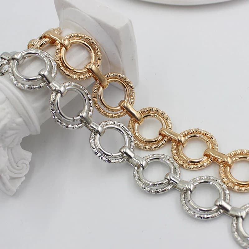 Cintura a catena in metallo sexy regolabile per donna, accessorio moda per vestiti e abiti