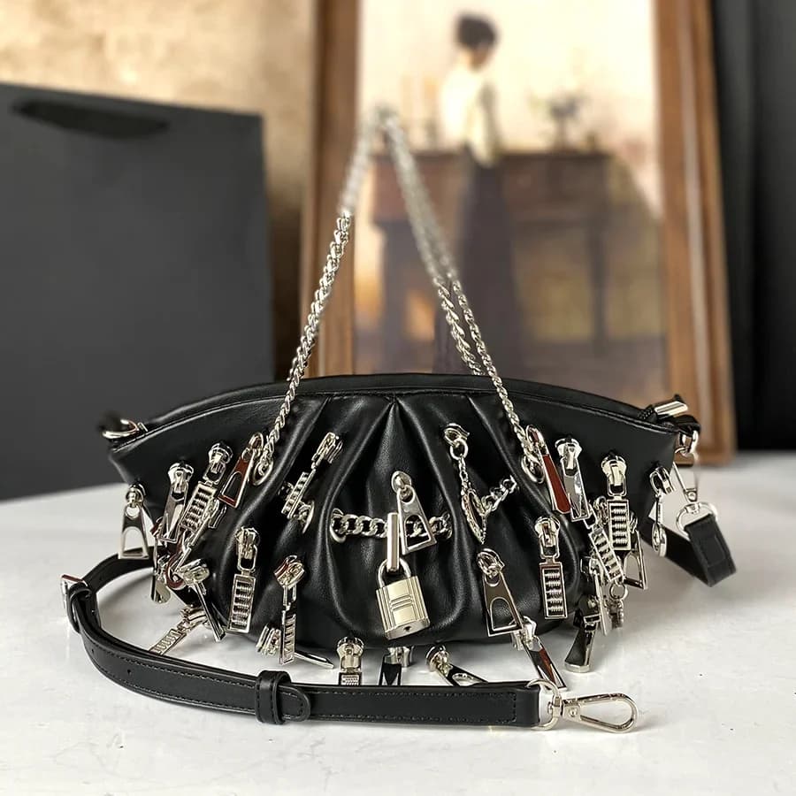 Nuova borsa da donna con catena a nuvola, design di nicchia, ciondolo con fibbia con lucchetto personalizzato, borsa per ascella a spalla singola