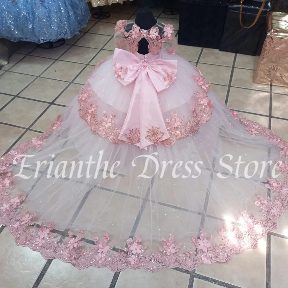 Abito da ragazza di fiore bianco e rosa per matrimonio Tulle Puffy Applique in pizzo Festa di compleanno per bambini Abiti da ballo per prima comunione personalizzati