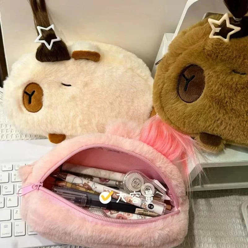 1pc Kawaii Cartoon Creativo Astuccio per matite Studente Capibara Peluche Borsa di immagazzinaggio di cancelleria Forniture di cancelleria per l'apprendimento di grande capacità