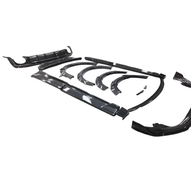 Kit Carrozzeria in Fibra di Carbonio per Modifica Audi RSQ8, Nuovo Stile, Include Spoiler Anteriore, Diffusore Posteriore e Passaruota