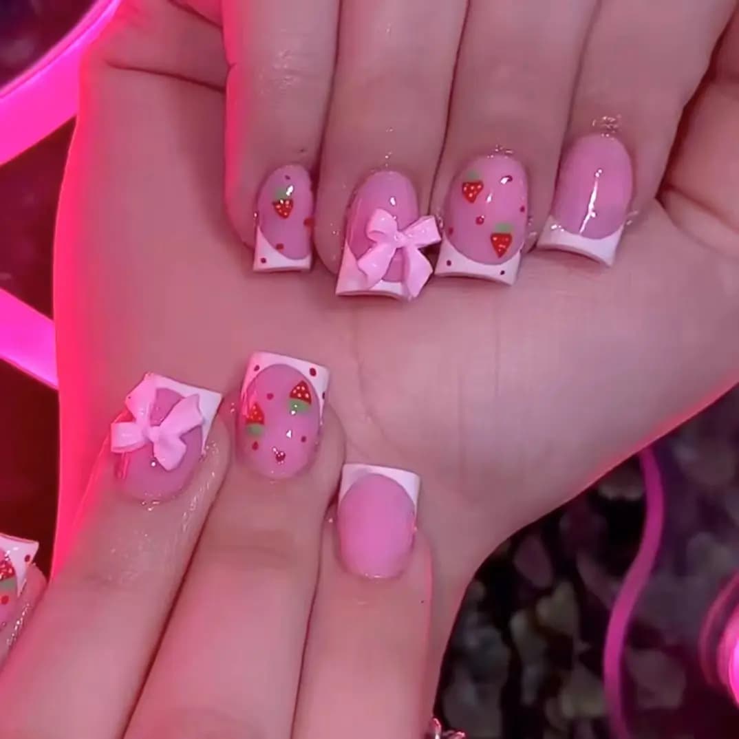 24 pieces of red strawberries drawings tips for fingernails 3D bows Decor white French style print on the nails fake European polished pink