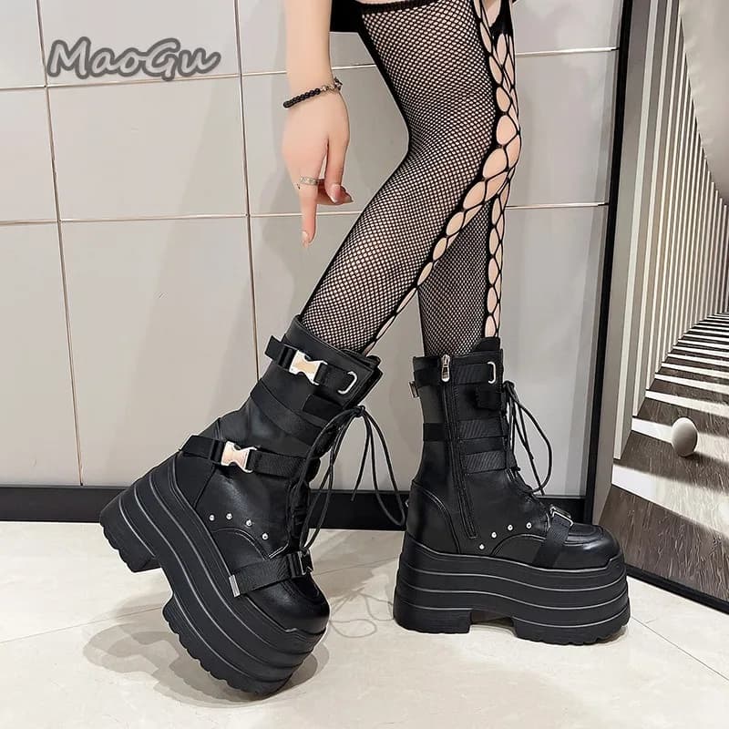 Fashion Design Stivali da donna super alti Fondo spesso Cinghie con fibbia Stivali corti gotici con lacci Piattaforma Botas Mujer Nero Bianco