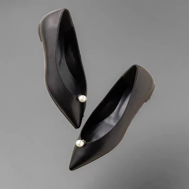 Scarpe basse con tacco basso a punta decorate con perle Scarpe comode slip-on con perle Mocassini da donna in morbida pelle Chaussure Femme