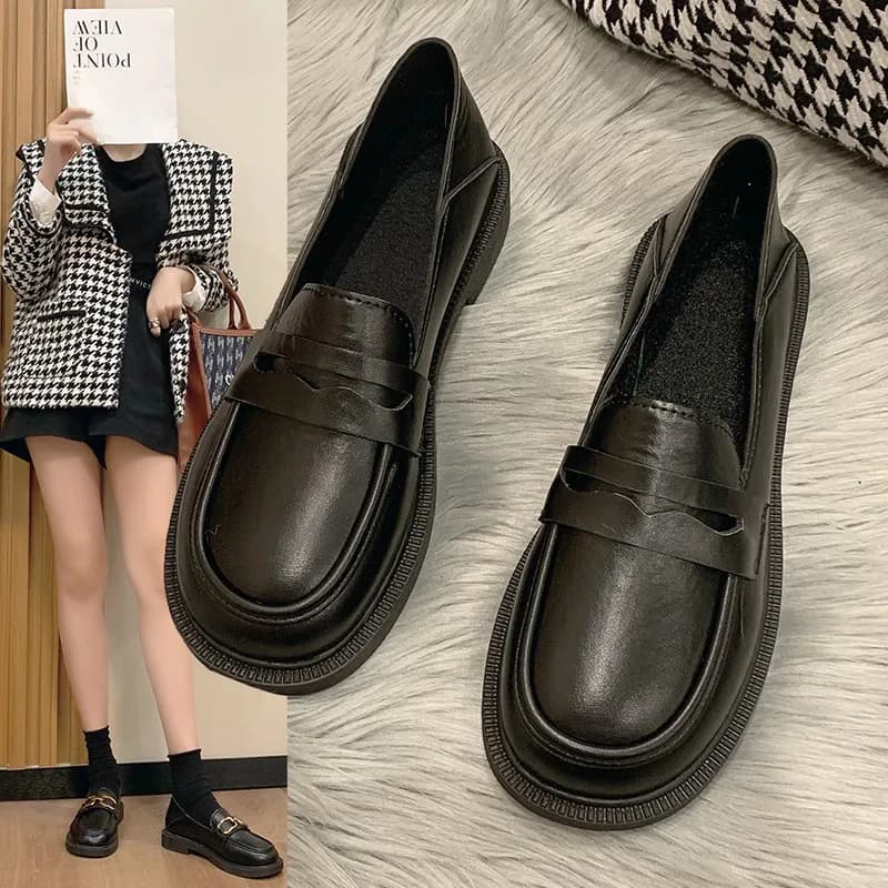 Scarpa singola da donna 2025 autunno e inverno nuova catena studente delle scuole medie madre mocassini con fondo piatto da donna