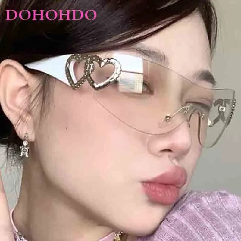 Trendy Oversize Y2K Hollow Love Occhiali da sole da donna Luxury Brand Design Occhiali da sole da uomo all'aperto Guida in viaggio Occhiali punk UV400