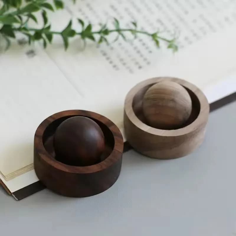 Diffusore di oli essenziali con sfera di legno da 5×3,5 cm! Aromaterapia montata su auto in noce nera | Decorazione profumata con fragranza: regalo perfetto per auto