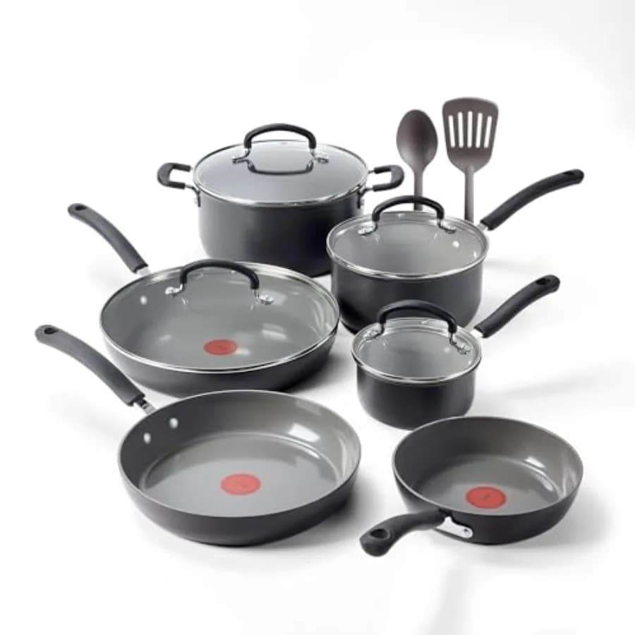 Set di pentole e padelle antiaderenti in ceramica Ultimate Hard Anodized da 12 pezzi, adatte al forno fino a 400°F, colore grigio, con padelle e casseruola.