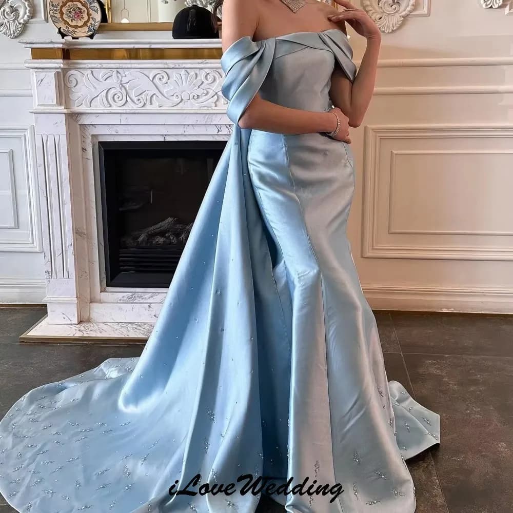 Abiti da ballo 2025 Abito da cerimonia nuziale azzurro cielo per donna con spalle scoperte Corte dei treni Abiti da sera eleganti in raso personalizzati