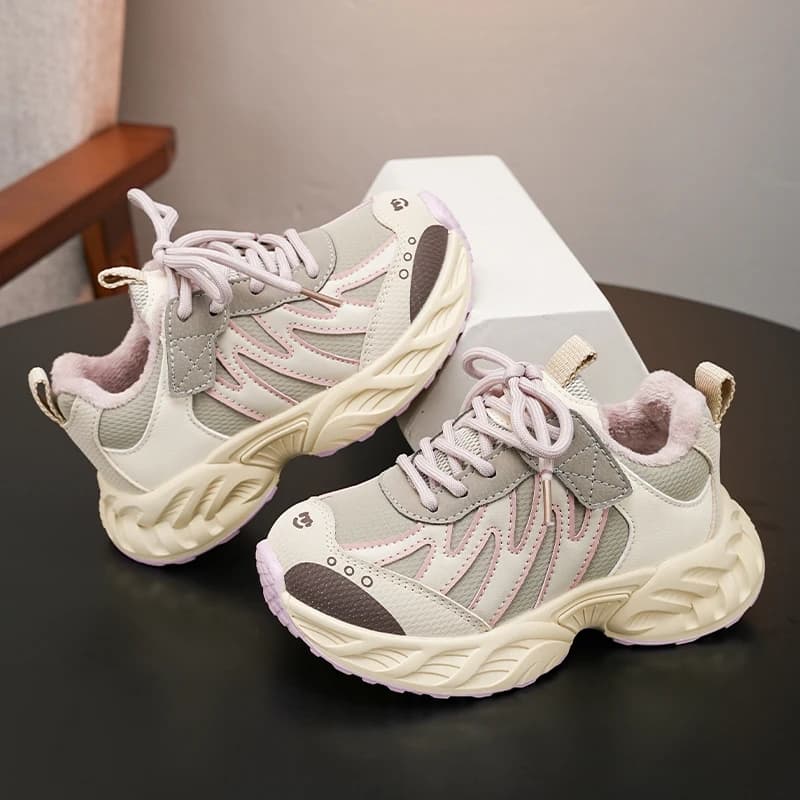 Scarpe da corsa per ragazzi e ragazze comode per bambini Sneakers suola morbida spessa 2025 nuove scarpe sportive per bambini invernali in pelle scamosciata calda antiscivolo