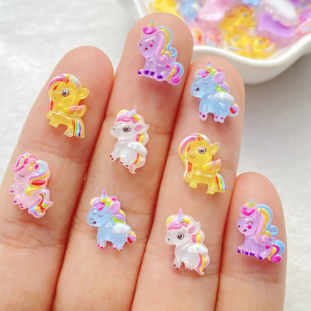 50 pezzi di resina carina piccolo unicorno pony ornamento con retro piatto creazione di gioielli accessori per capelli per manicure