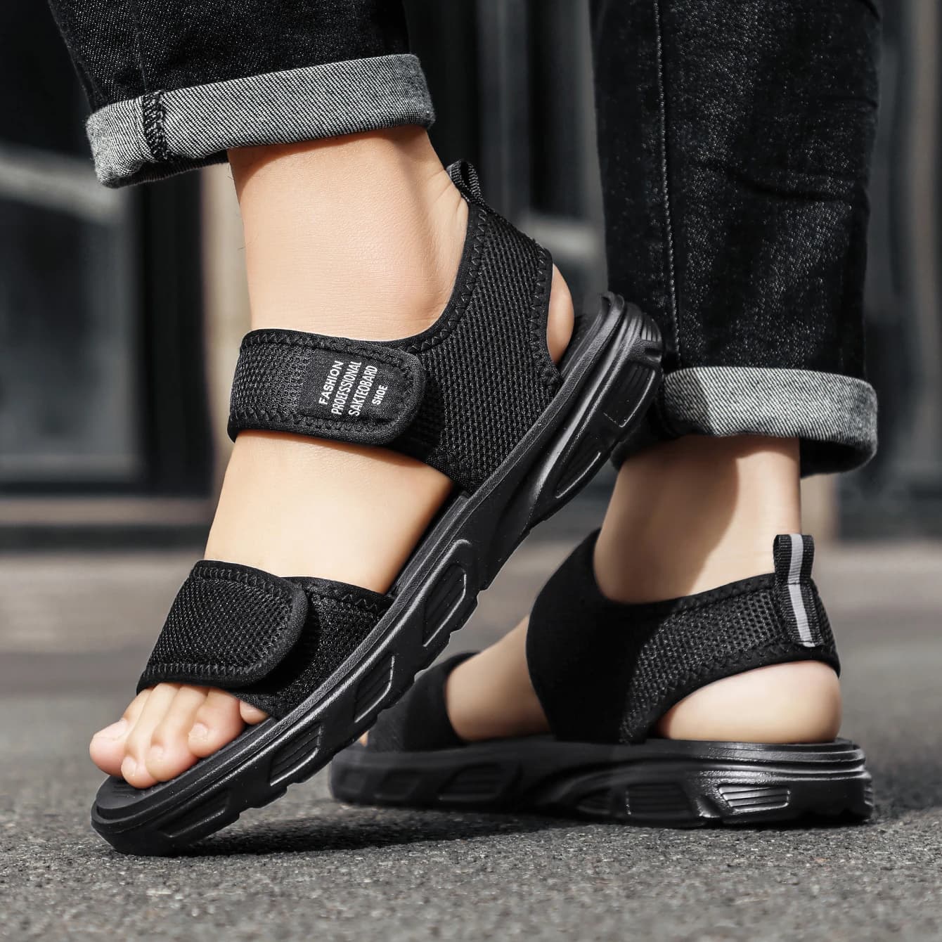 D2658 a Pair of Summer Men's Sandals, New Sports Outdoor Wear-Resistant Non-Slip Shoes, Comfortable Youth Large Size Soft-Soled Casual Beach Shoes