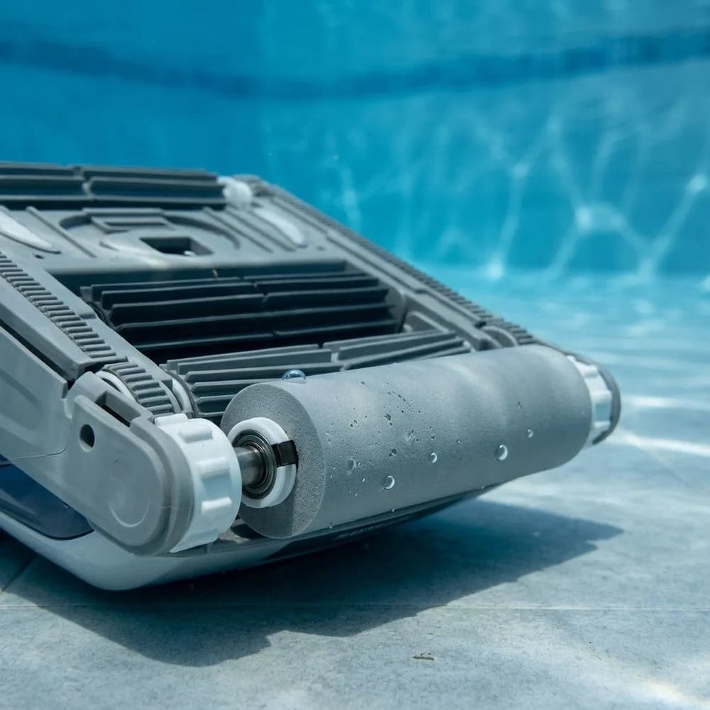 Per il sistema di pulizia piscina Hayward Foam Roller: manutenzione comoda, prestazioni di pulizia migliorate, cattura efficace dei detriti