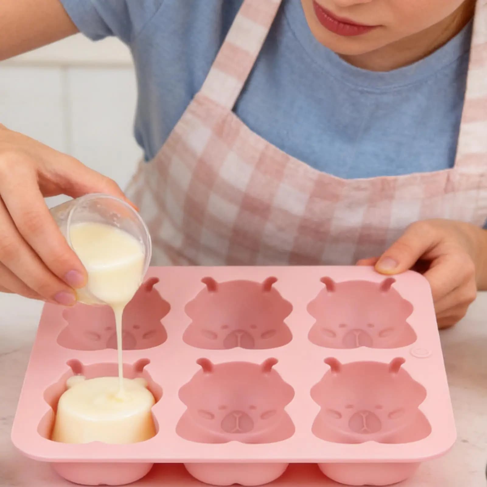 Stampo per Ghiaccio Antiaderente a Forma di Capibara 3D, per Bevande, Cocktail, Gelatine e Cioccolato