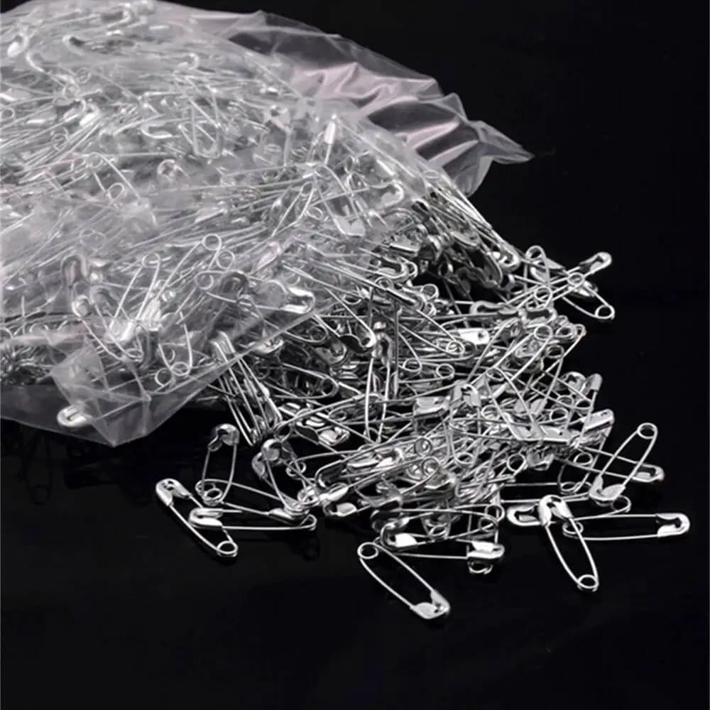 Fermaglio di sicurezza in metallo nero, argento e oro da 1,8*0,4 cm per etichette, cartellini e segnaletica, antiruggine