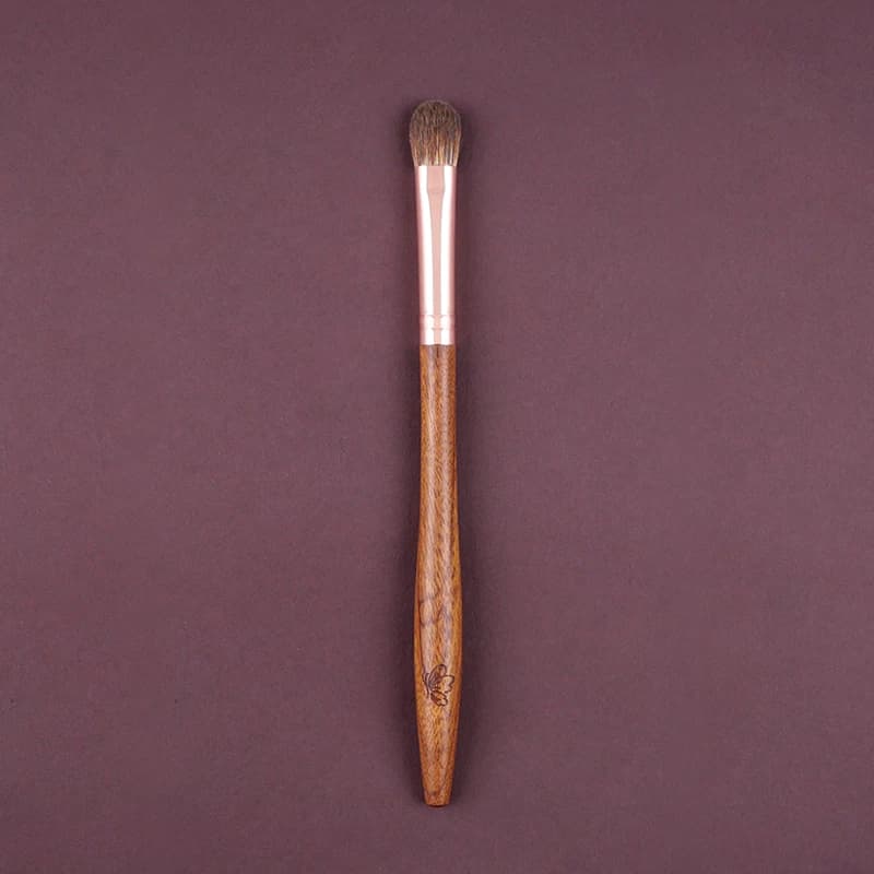 Pennello per trucco in peli di animali di fascia alta; tocco delicato, manico in legno massello naturale; per l'uso degli occhi.