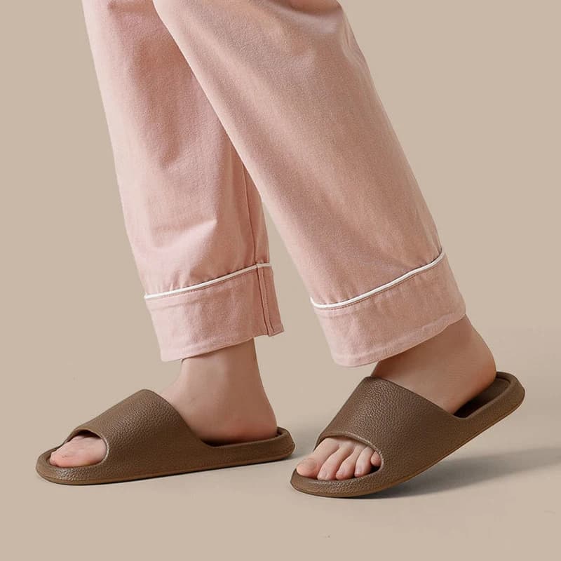 Summer Slippers for Men Women Soft Slippers Indoor Home Slides Cloud Slipper Couple Flat Sandals Beach Shoes Male Flip Flops