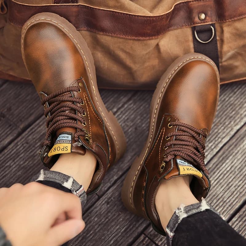 Stivali da cowboy per uomo Stivaletti Chelsea marroni Sneakers di lusso Scarpe classiche Marche di lusso Scarpe da trekking Stivaletti Abito da cowboy 2025