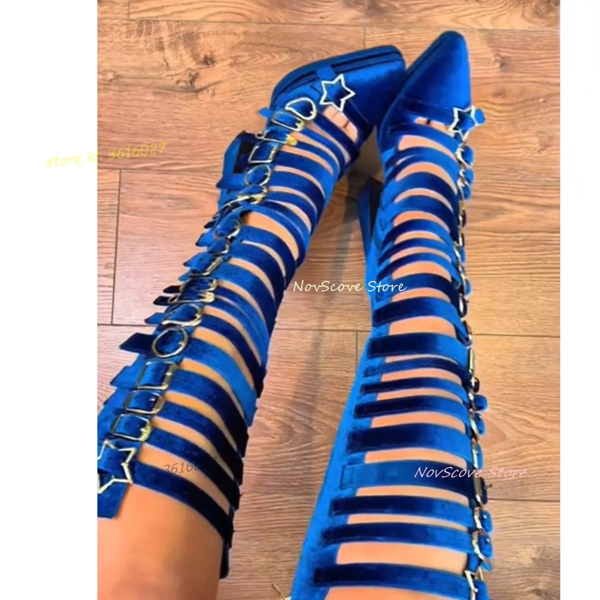 Stivaletti al ginocchio in velluto blu con tacco a blocco, punta a punta, plateau e cut-out, sandali gladiatore sexy da donna