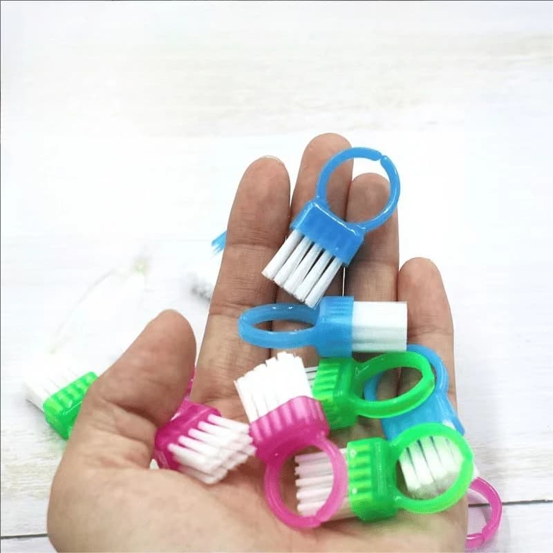 Pack of 4, random color dopamine utility mini ring fans booster dust brush finger button brush nail brush universal tool small brush