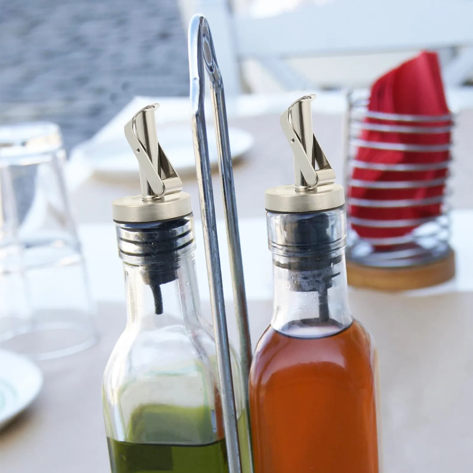 Set di 2 Beccucci Versatori per Bottiglie d'Olio, Lavorazione Squisita, Beccuccio Angolato per Dispenser di Olio d'Oliva, Aceto e Salsa di Soia