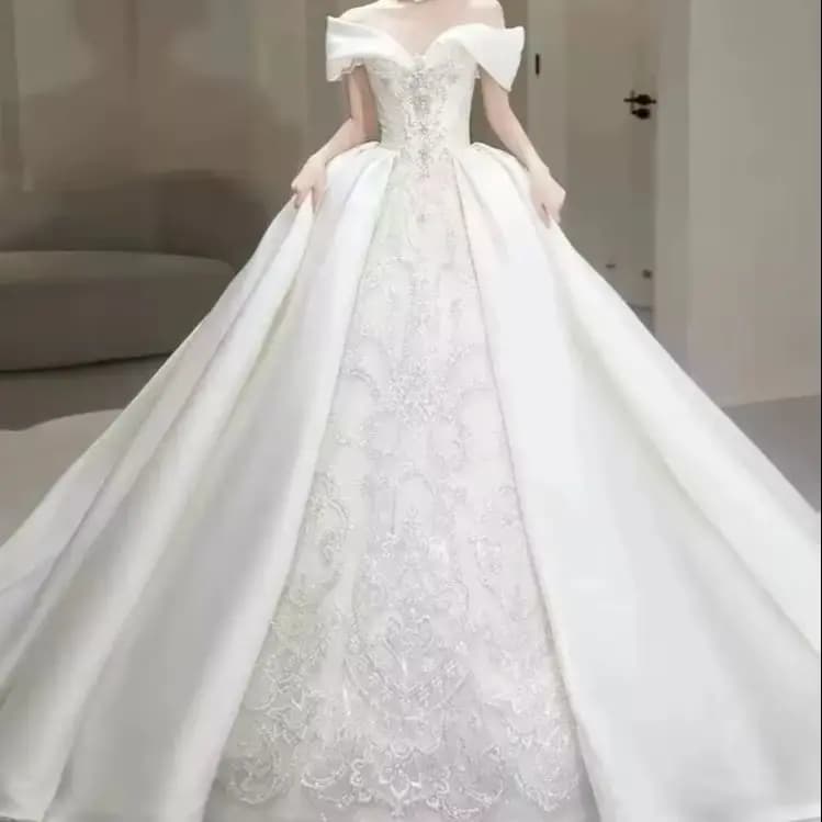 Chic Wedding Dresses Off Shoulder Fold Neck Heavy Beaded Lace Embroidery Satin Ball Gown Voluminous Skirt Wedding Banquet Events