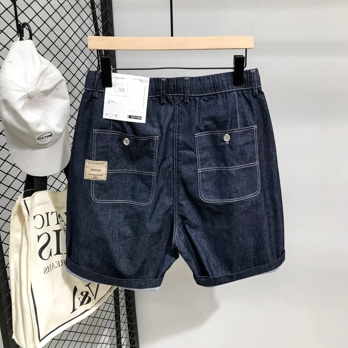 Pantaloncini Casual in Denim da Uomo Estivi di Tendenza con Tasche Decorate, Jeans da Lavoro a Vita Media con Coulisse, Lunghezza al Ginocchio, Gamba Dritta