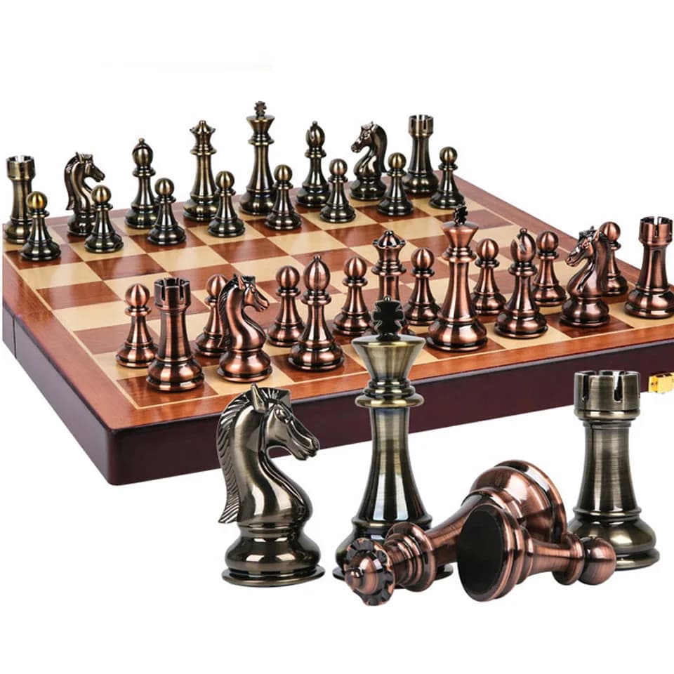 Squisito set di scacchi grande, gioco di scacchi di lusso, gioco da tavolo Kirsite 32 pezzi degli scacchi, scacchiera pieghevole incorporata in legno
