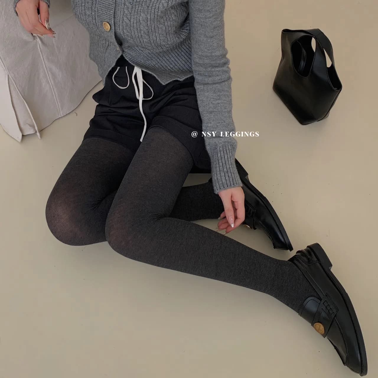40-55 kg Collant da donna Calzini verticali in cotone sottile Autunno Grigio Popolare Inverno Plus Collant all'anca in velluto Leggings esterni