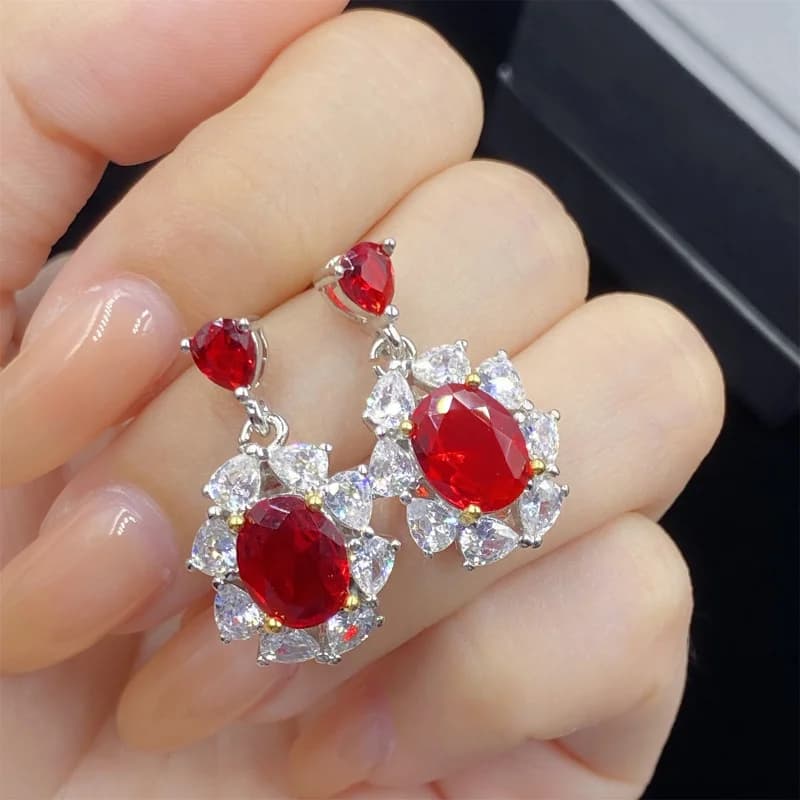 Set di orecchini pendenti femminili con anello aperto e separazione dei colori con rubino di fascia alta