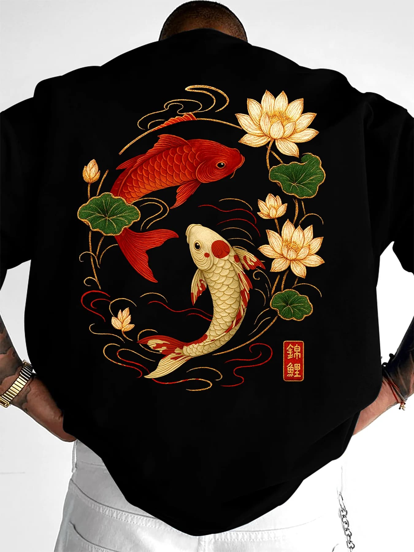 T-shirt da uomo, articoli di tendenza! Camicia a maniche corte con motivo ricamato con koi e fiori di loto, morbida fibra di poliestere