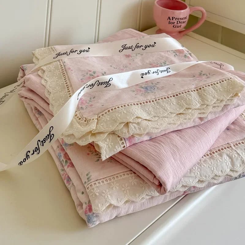 Set di Biancheria da Letto Estivo a Doppio Strato con Motivi Floreali, Stile Principessa, Copripiumino in Pizzo Traforato, Set di Lenzuola Traspiranti e Morbide per Adulti