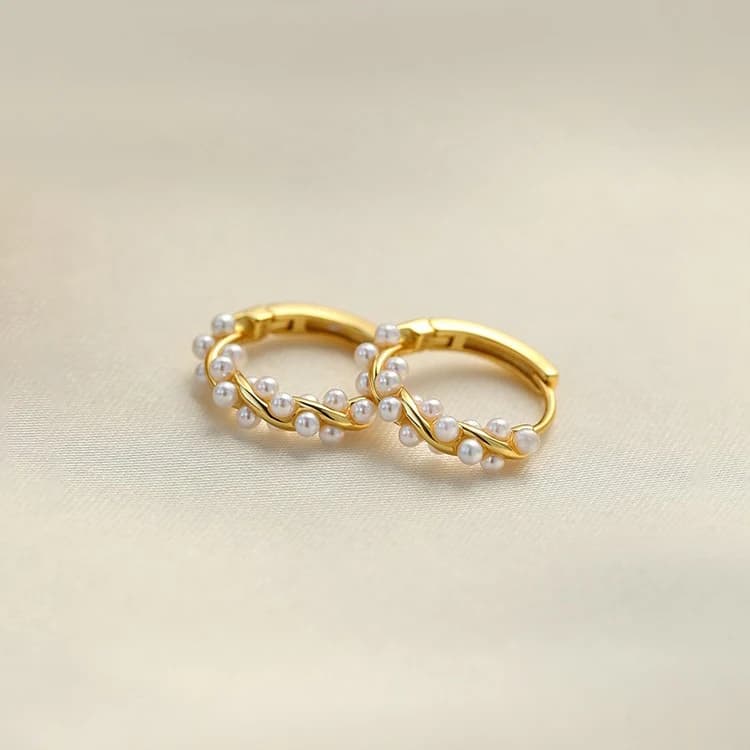Orecchini a Cerchio Mini con Perle in Argento, Gioielli di Lusso Leggero per Donne alla Moda, Accessori Trendy e Personalizzati