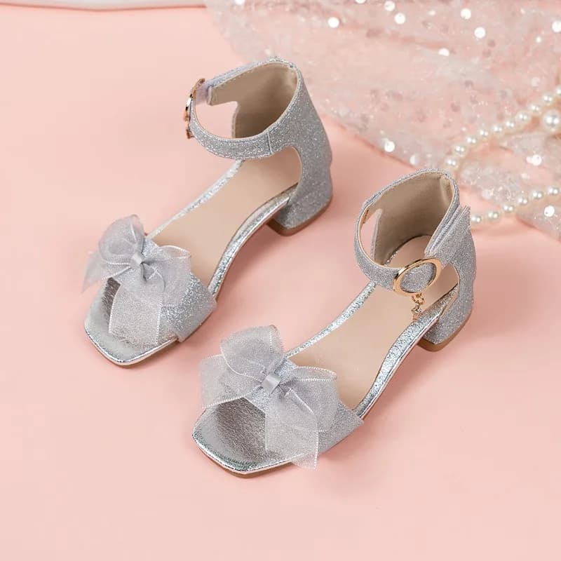 2026 Sandali eleganti per bambini estivi Nuovi sandali open-toe alla moda per ragazza con fiocco dolce con tacchi Sandali da principessa per bambini con paillettes
