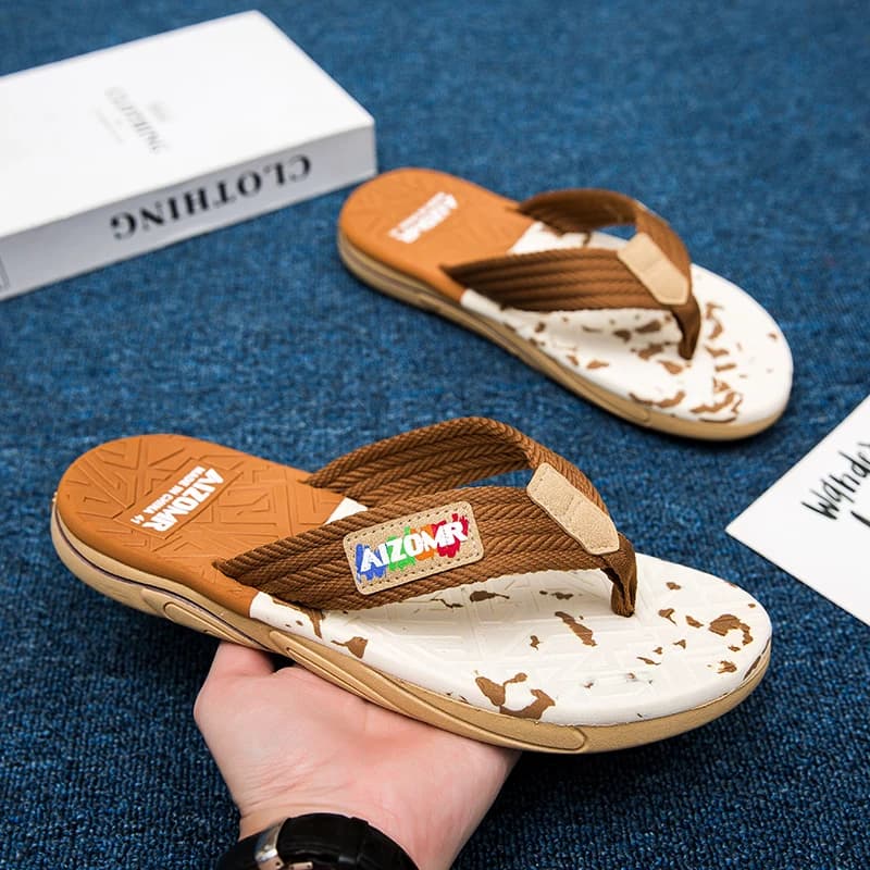 Men's summer new style flip-flops, durable, anti-slip, versatile, suitable for outdoor, beach, casual wear, toe separator, men's