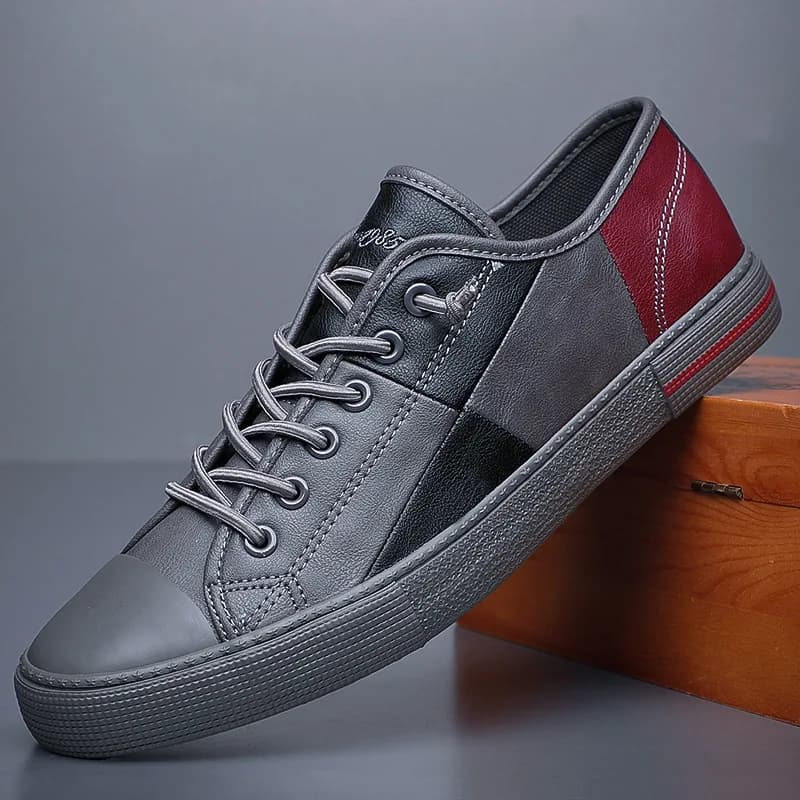 Mocassini in pelle da uomo autunno scarpe casual da uomo traspiranti designer di lusso stringate scarpe da guida maschili comode sneakers2026