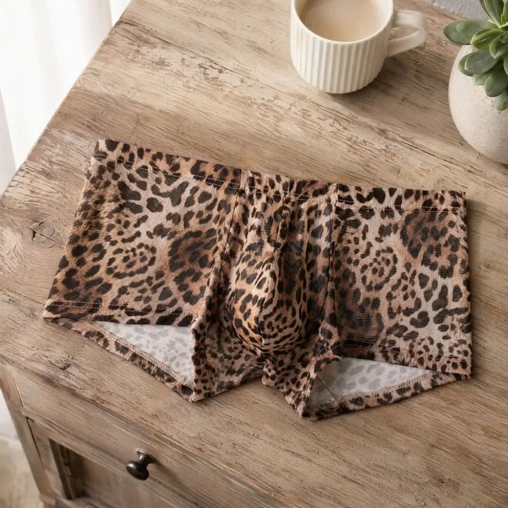 Slip boxer da uomo morbidi con stampa leopardata, sottili, senza cuciture, in seta ghiaccio, intimo a rete per l'estate