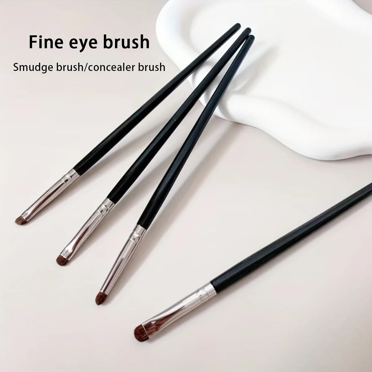 4PCS Small Angle Precise Detail Eyeshadow Brush Soft Horse Hair Eyelid Highlighter Lying Silkworm Makeup Brush Eyes Make Up Tool