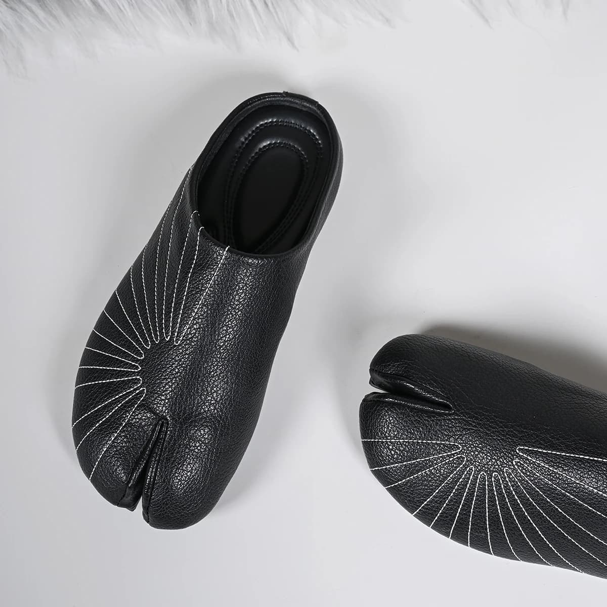 Ciabatte da donna con punta divisa Tabi Ninja, scarpe basse slip-on, mules con cinturino posteriore, sandali morbidi, mocassini, zoccoli