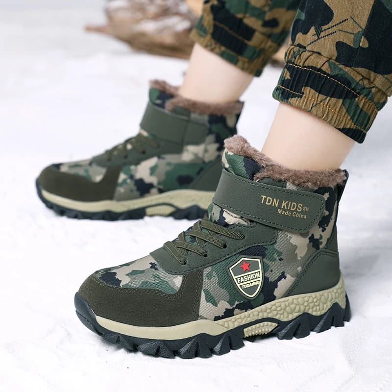 Vendita calda Moda Bambini Scarpe casual Ragazze Ragazzi Stivali da neve in cotone Caldi stivali per bambini Ragazzo Scarpe invernali da esterno Sneakers