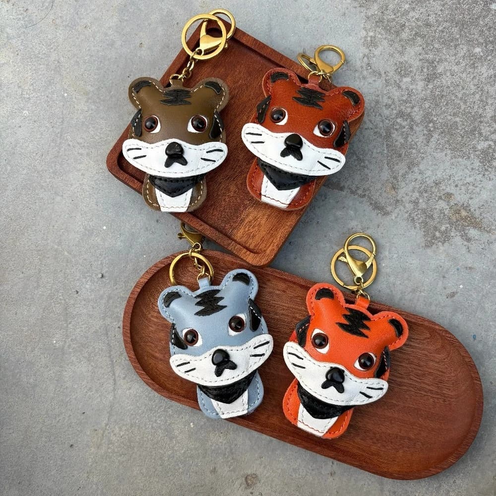 Portachiavi Artigianale in Vera Pelle a Forma di Tigre, Anello Portachiavi Auto, Accessorio per Zaino, Ciondolo Portafortuna Tigre dello Zodiaco