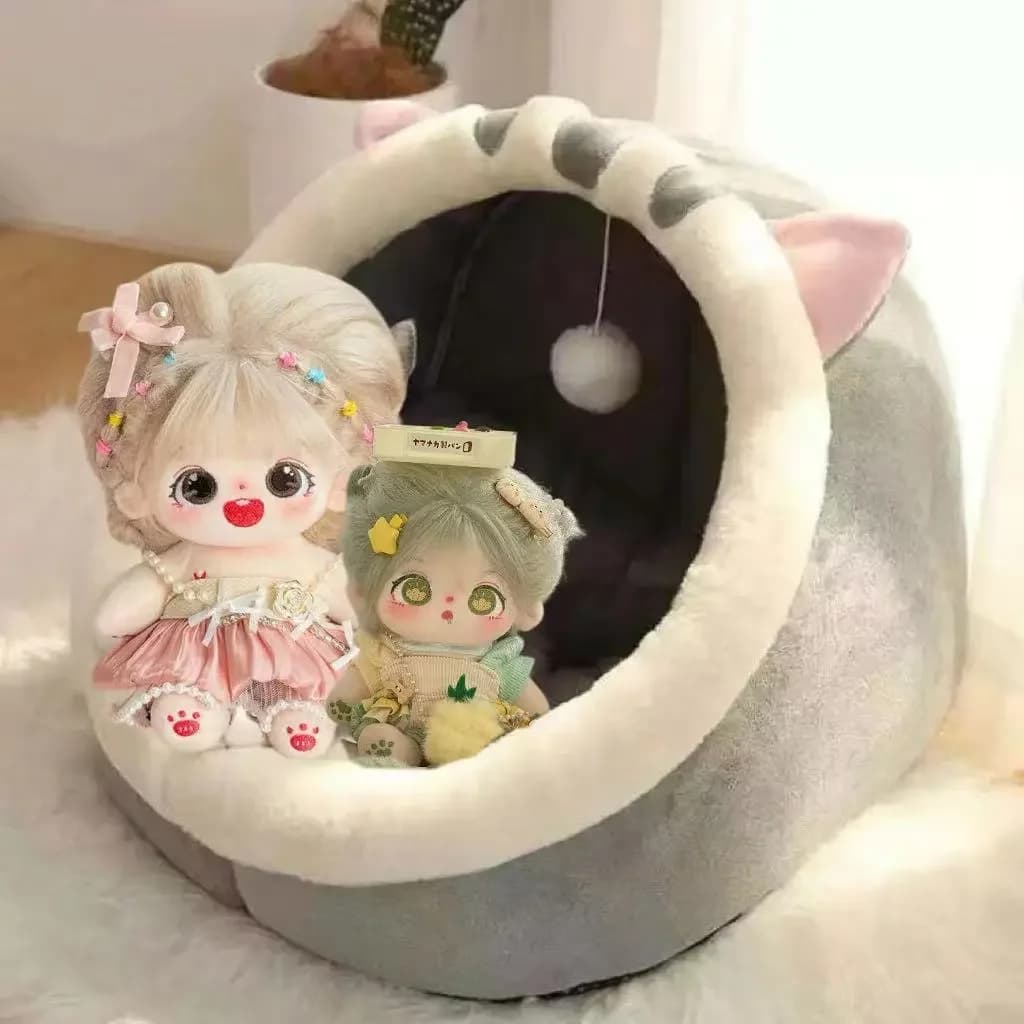 Bambola Imbottita in Cotone da 20 cm con Sacco a Pelo, Tenda Carina e Letto Morbido, Due Bambole Utilizzabili Insieme, per Adulti e Bambini, da Collezionare come Regalo